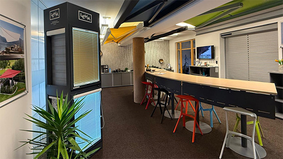 Sonnenschutz Praschl aus St. Georgen am Steinfelde - Dachterrasse mit Pergola